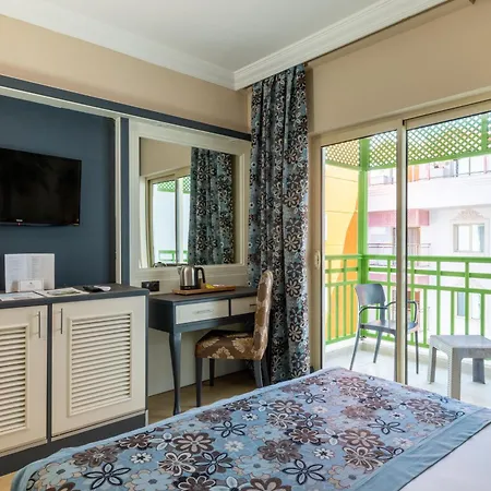 Resort Crystal Paraiso &