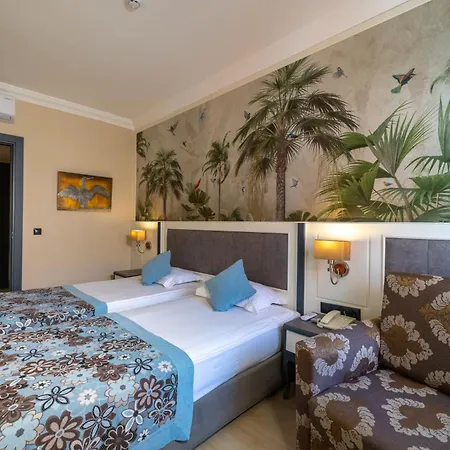 Crystal Paraiso & Resort