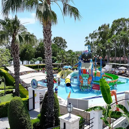 Crystal Paraiso Aqua Collection Resort Bogazkent